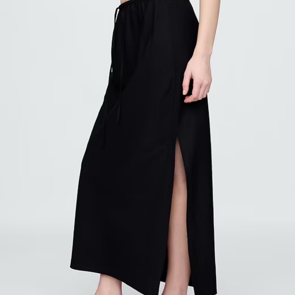 GAP Black Maxi Skirt with Side Slit